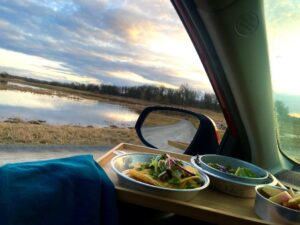 ©USFWS/Mesha Wood, dinner with a view